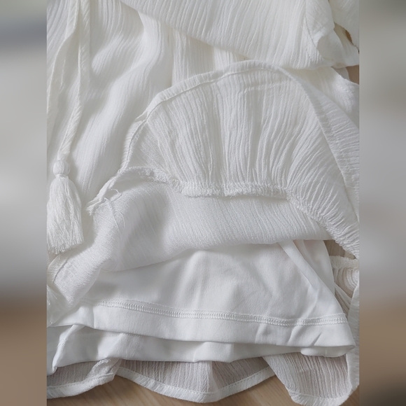 Hem & Thread Embroidered Ruffled Romper  Med  NWT - Picture 8 of 11